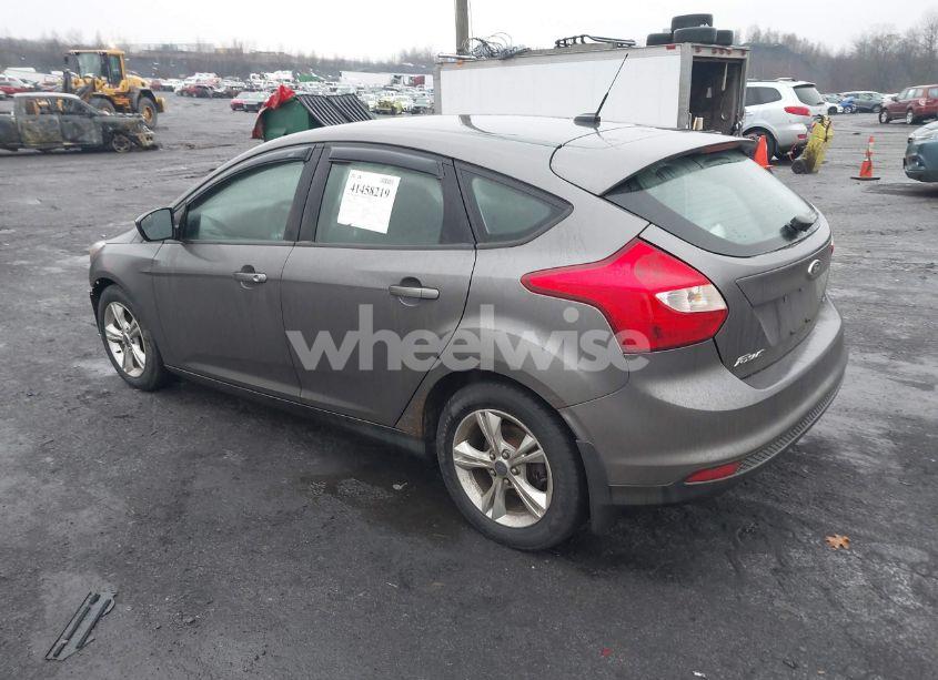 Photo 3 of 2012 Ford Focus SE (VIN 1FAHP3K23CL426112)