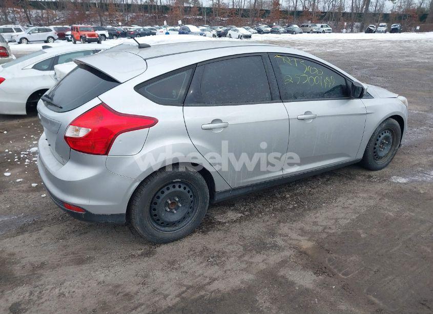 Photo 4 of 2012 Ford Focus SE (VIN 1FAHP3K23CL442049)
