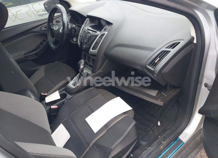 Photo 5 of 2012 Ford Focus SE (VIN 1FAHP3K23CL442049)