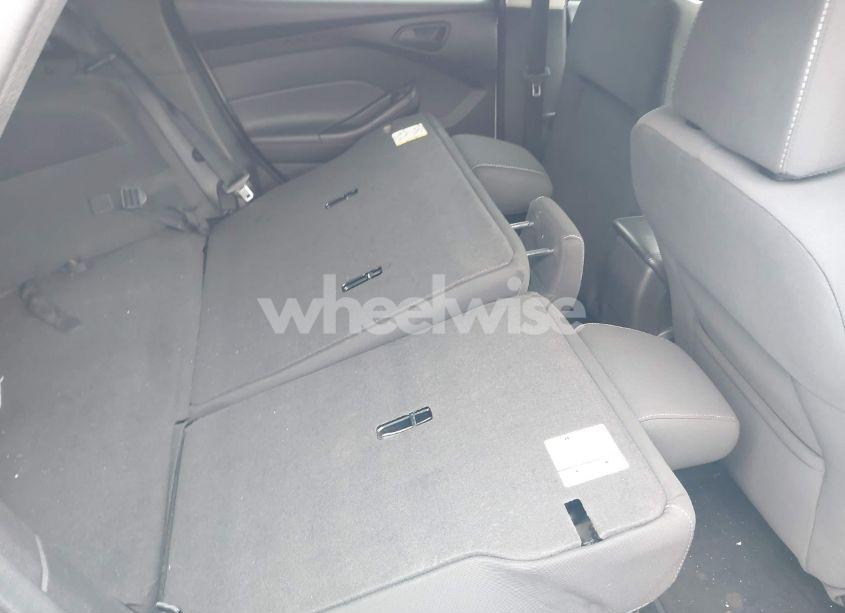 Photo 8 of 2012 Ford Focus SE (VIN 1FAHP3K23CL442049)