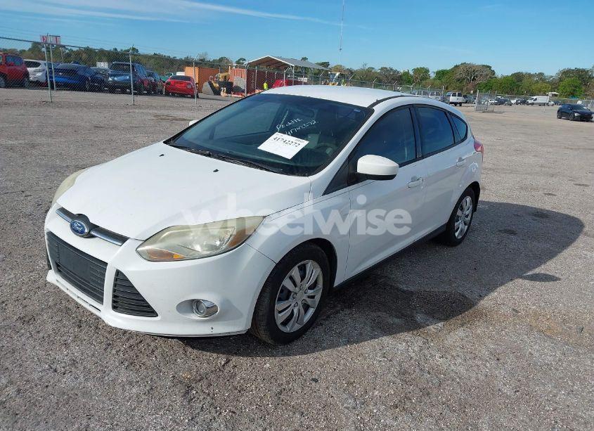 Photo 2 of 2012 Ford Focus SE (VIN 1FAHP3K24CL126451)