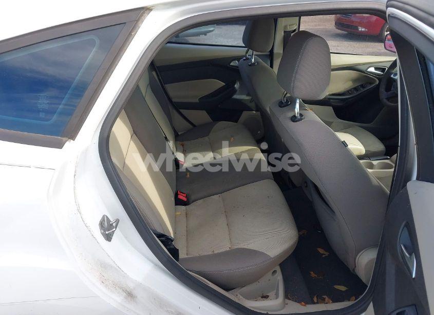 Photo 8 of 2012 Ford Focus SE (VIN 1FAHP3K24CL126451)