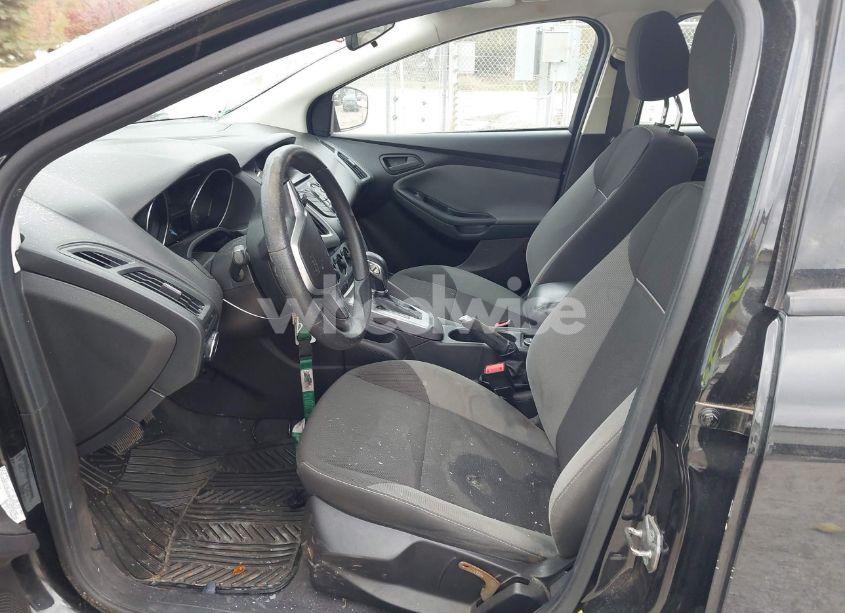 Photo 5 of 2012 Ford Focus SE (VIN 1FAHP3K24CL145954)