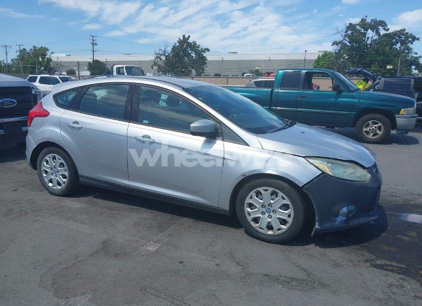 2012 Ford Focus SE (VIN 1FAHP3K24CL177576) main photo