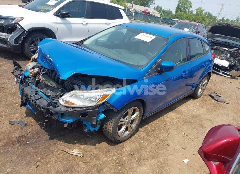 Photo 2 of 2012 Ford Focus SE (VIN 1FAHP3K24CL183216)