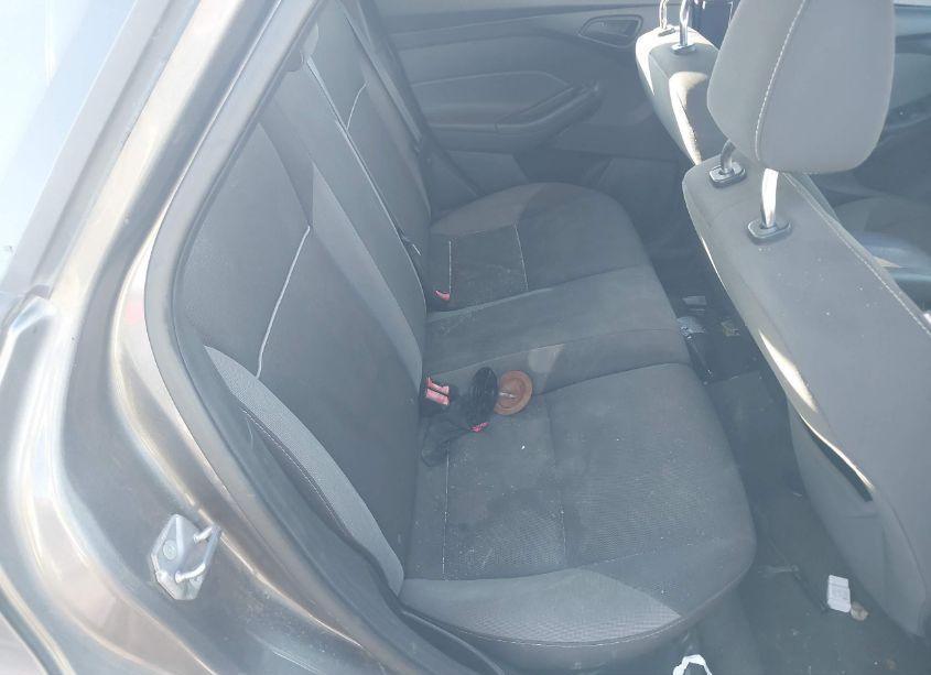 Photo 8 of 2012 Ford Focus SE (VIN 1FAHP3K24CL191638)