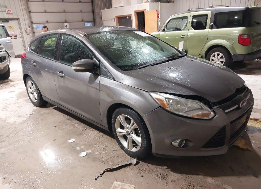 2012 Ford Focus SE (VIN 1FAHP3K24CL256469) main photo