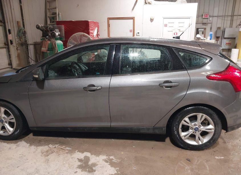 Photo 14 of 2012 Ford Focus SE (VIN 1FAHP3K24CL256469)