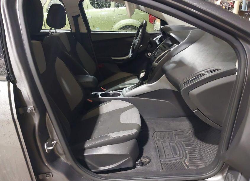 Photo 5 of 2012 Ford Focus SE (VIN 1FAHP3K24CL256469)