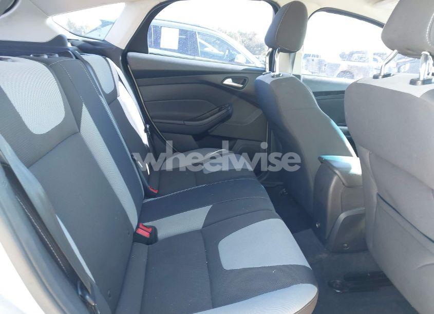 Photo 8 of 2012 Ford Focus SE (VIN 1FAHP3K24CL303788)