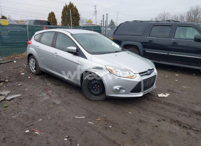 2012 Ford Focus SE (VIN 1FAHP3K24CL310255) main photo