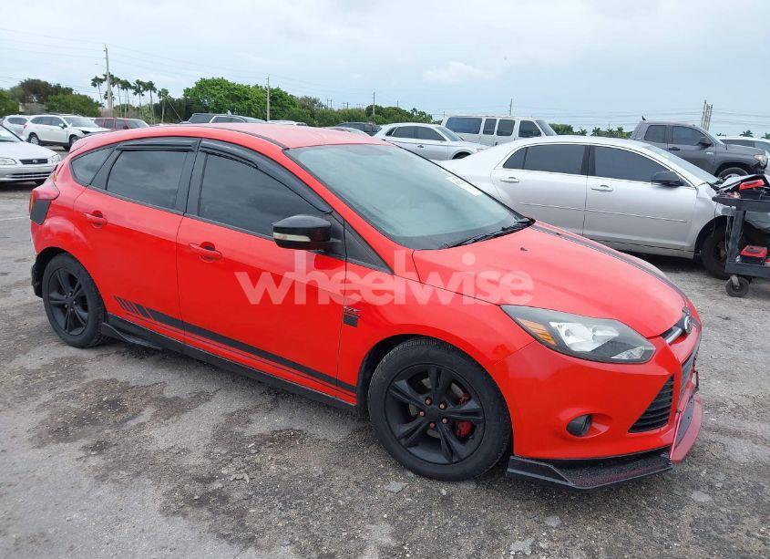 2012 Ford Focus SE (VIN 1FAHP3K24CL319747) main photo