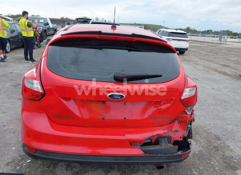 Photo 16 of 2012 Ford Focus SE (VIN 1FAHP3K24CL319747)