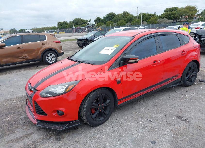 Photo 2 of 2012 Ford Focus SE (VIN 1FAHP3K24CL319747)