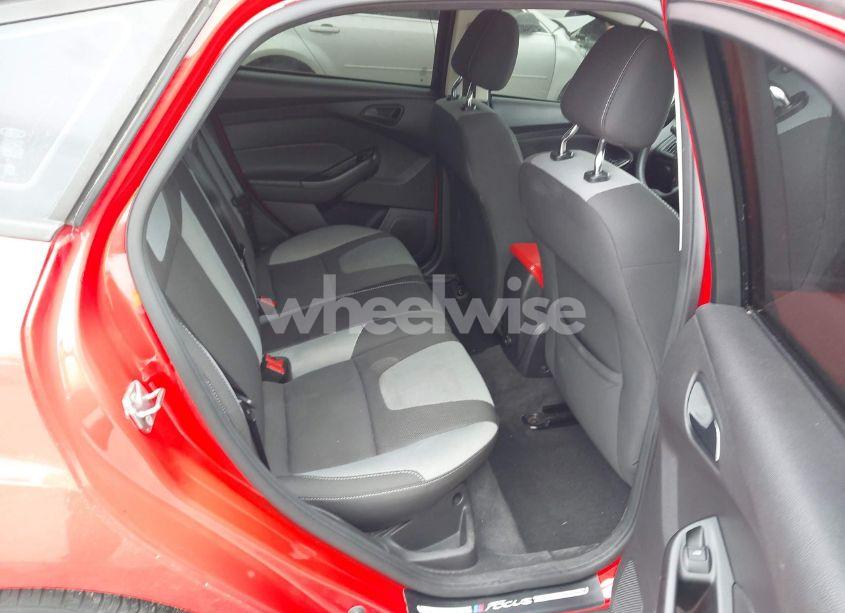 Photo 8 of 2012 Ford Focus SE (VIN 1FAHP3K24CL319747)