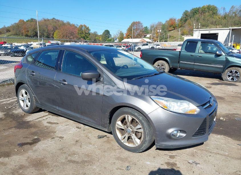 2012 Ford Focus SE (VIN 1FAHP3K24CL322860) main photo