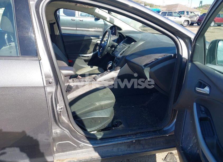 Photo 5 of 2012 Ford Focus SE (VIN 1FAHP3K24CL322860)