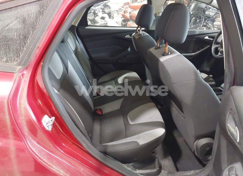 Photo 8 of 2012 Ford Focus SE (VIN 1FAHP3K24CL322941)