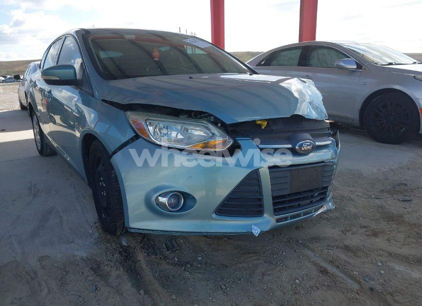 2012 Ford Focus SE (VIN 1FAHP3K24CL335415) main photo
