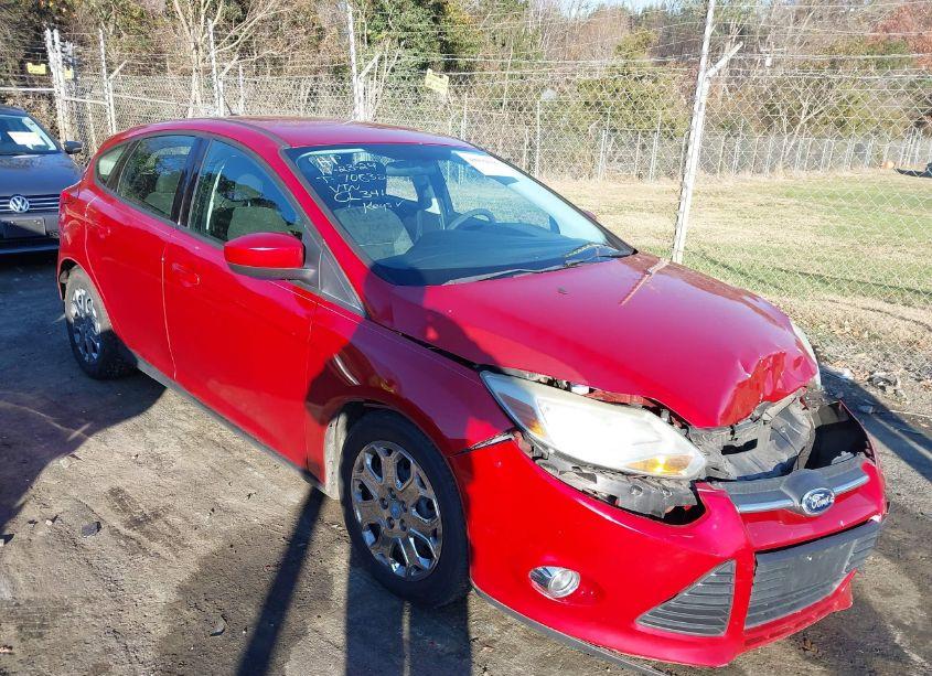 2012 Ford Focus SE (VIN 1FAHP3K24CL341120) main photo