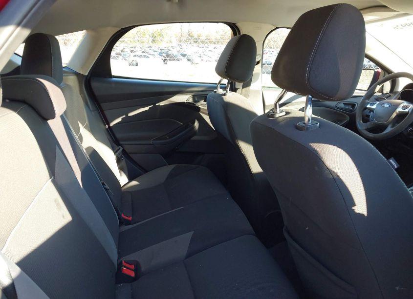 Photo 8 of 2012 Ford Focus SE (VIN 1FAHP3K24CL341120)