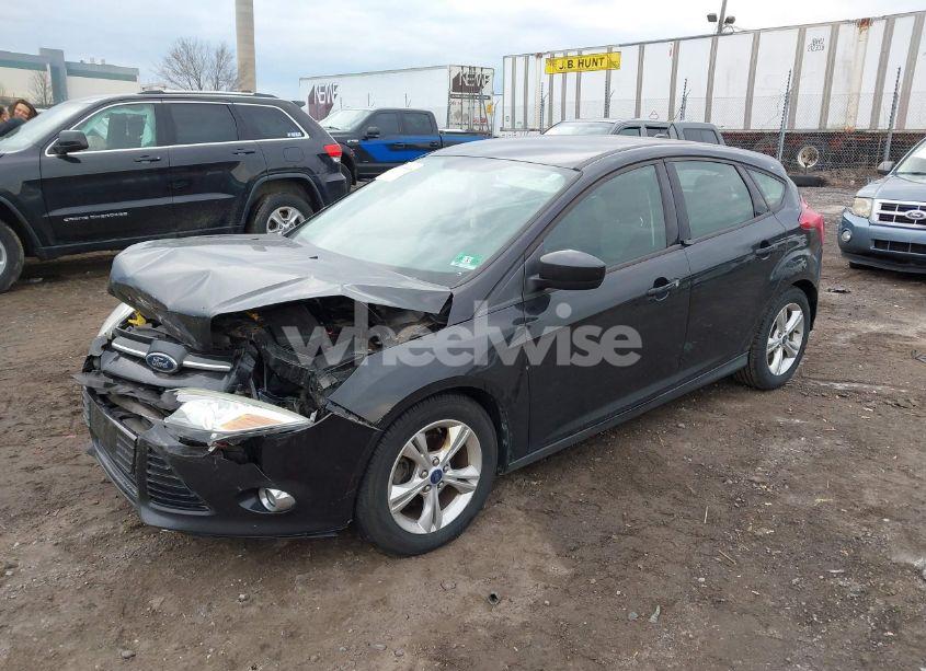Photo 2 of 2012 Ford Focus SE (VIN 1FAHP3K24CL341179)