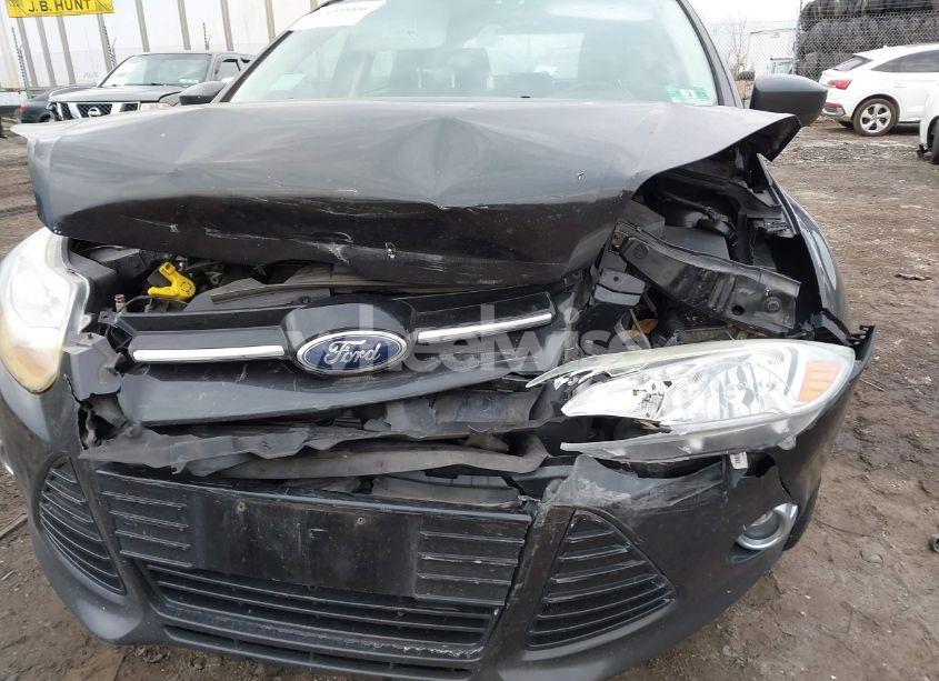Photo 6 of 2012 Ford Focus SE (VIN 1FAHP3K24CL341179)
