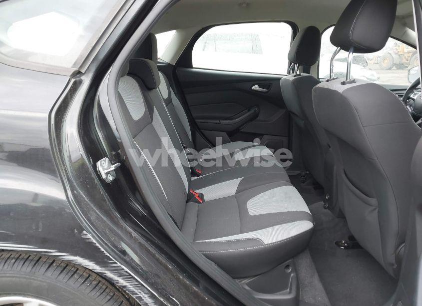 Photo 8 of 2012 Ford Focus SE (VIN 1FAHP3K24CL341179)