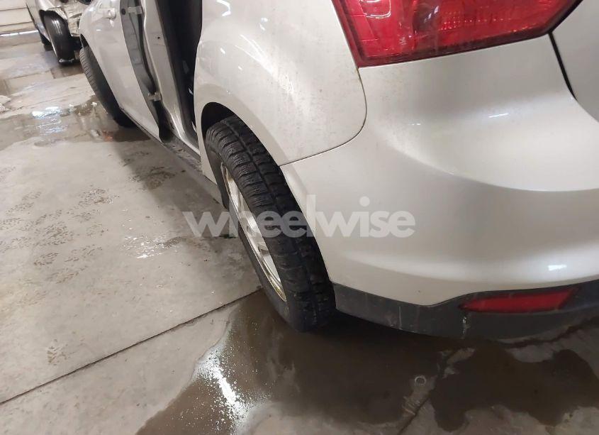 Photo 12 of 2012 Ford Focus SE (VIN 1FAHP3K24CL351422)