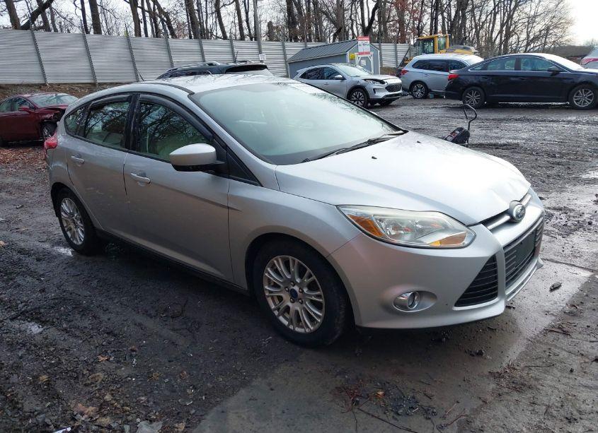2012 Ford Focus SE (VIN 1FAHP3K24CL394917) main photo