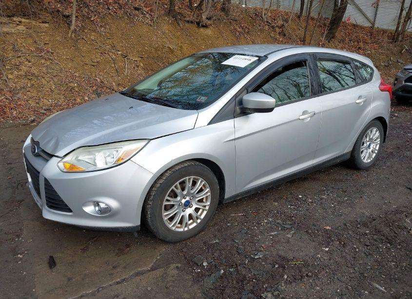 Photo 2 of 2012 Ford Focus SE (VIN 1FAHP3K24CL394917)
