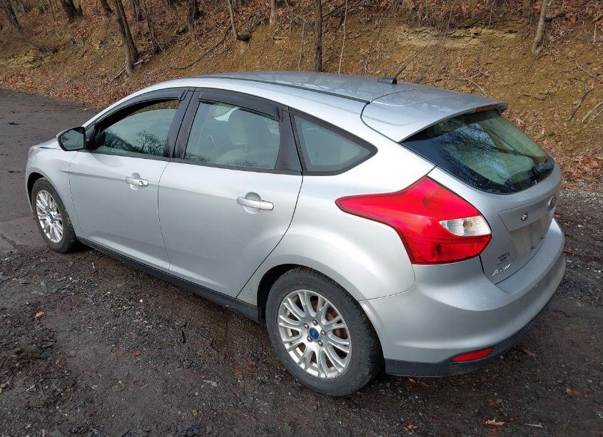 Photo 3 of 2012 Ford Focus SE (VIN 1FAHP3K24CL394917)