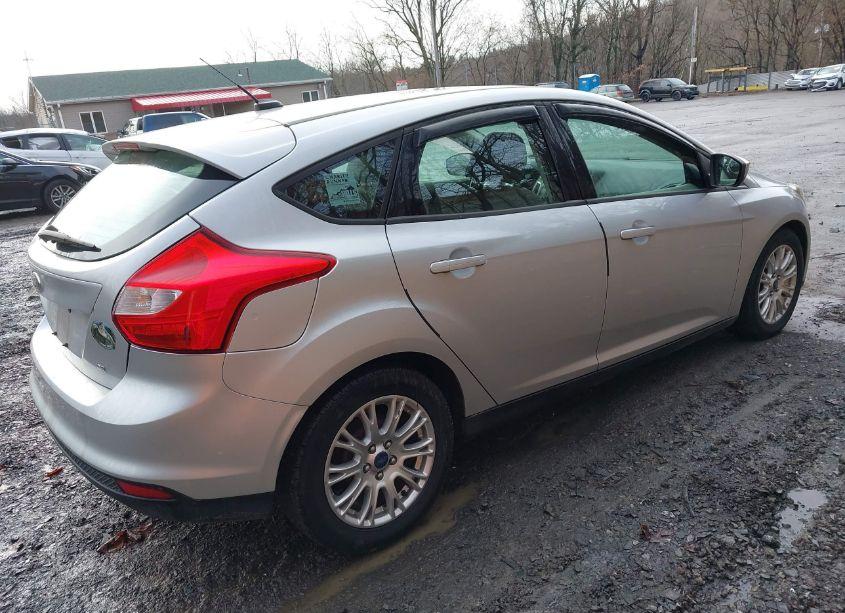 Photo 4 of 2012 Ford Focus SE (VIN 1FAHP3K24CL394917)