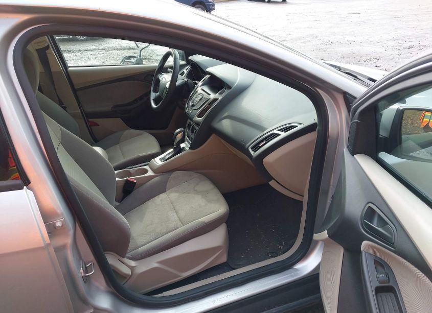 Photo 5 of 2012 Ford Focus SE (VIN 1FAHP3K24CL394917)