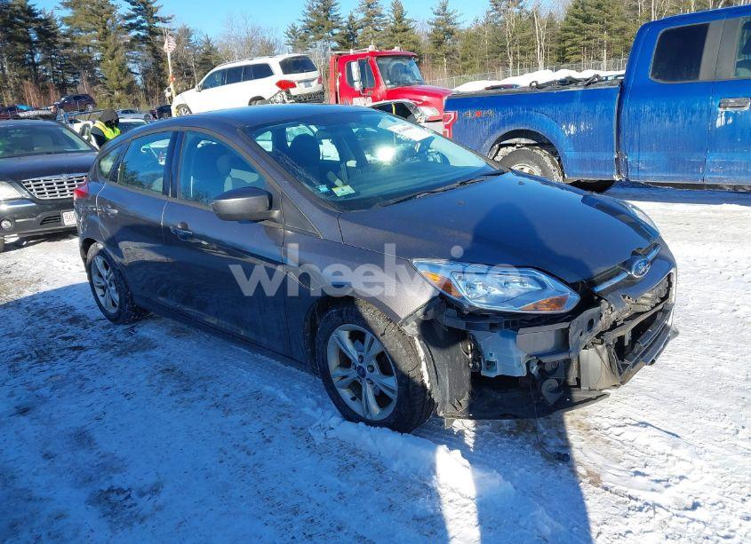 2012 Ford Focus SE (VIN 1FAHP3K24CL398918) main photo