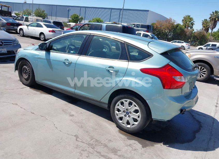 Photo 3 of 2012 Ford Focus SE (VIN 1FAHP3K24CL423428)