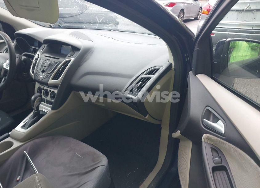 Photo 5 of 2012 Ford Focus SE (VIN 1FAHP3K25CL109013)