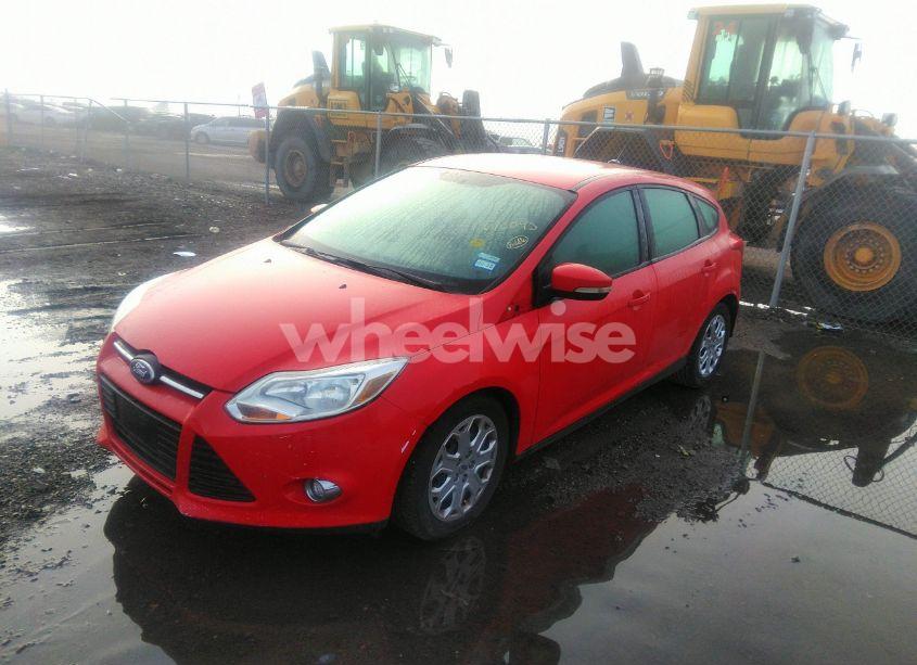 Photo 2 of 2012 Ford Focus SE (VIN 1FAHP3K25CL111165)