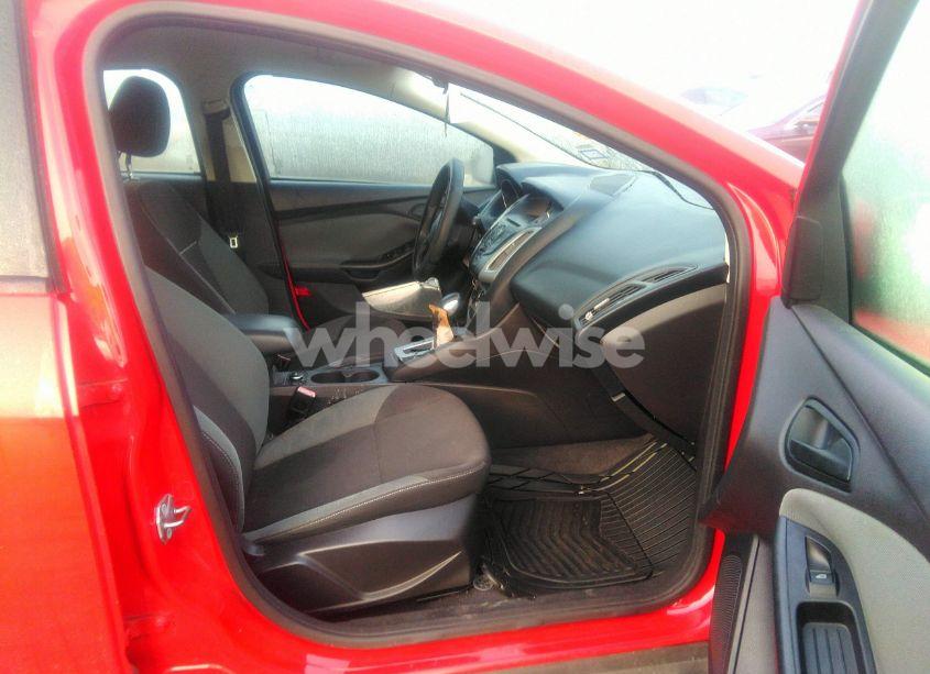 Photo 5 of 2012 Ford Focus SE (VIN 1FAHP3K25CL111165)