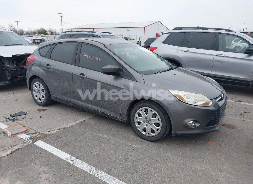 2012 Ford Focus SE (VIN 1FAHP3K25CL127947) main photo