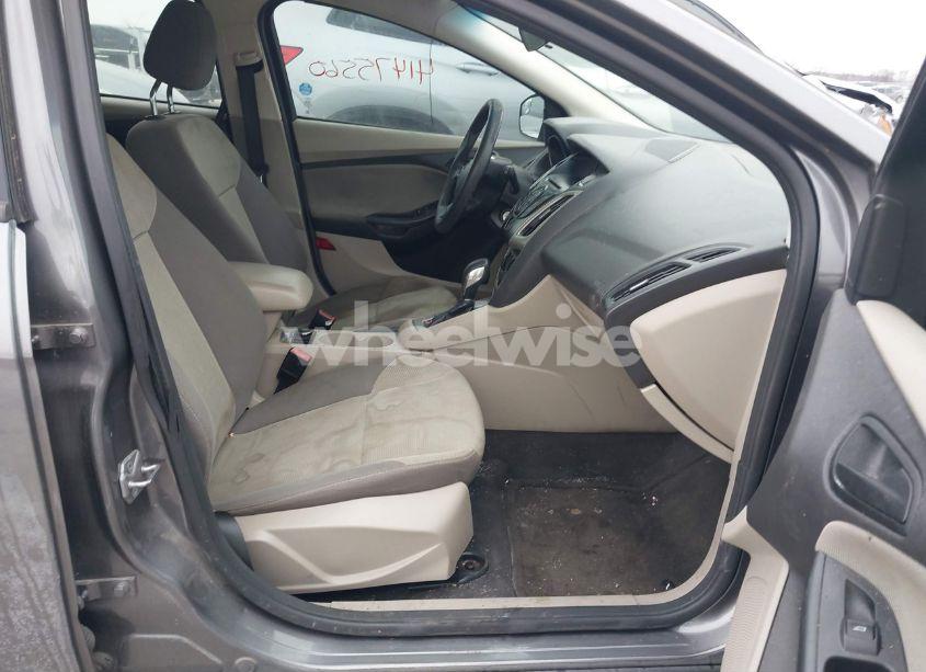 Photo 5 of 2012 Ford Focus SE (VIN 1FAHP3K25CL127947)