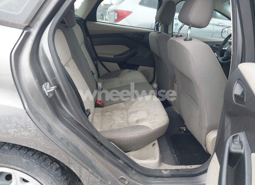 Photo 8 of 2012 Ford Focus SE (VIN 1FAHP3K25CL127947)