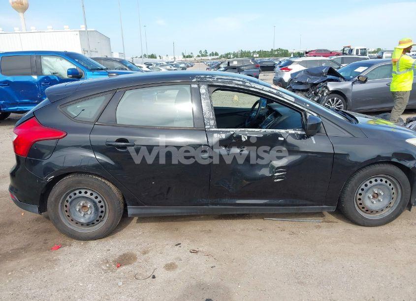 Photo 13 of 2012 Ford Focus SE (VIN 1FAHP3K25CL167218)