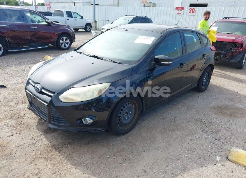 Photo 2 of 2012 Ford Focus SE (VIN 1FAHP3K25CL167218)