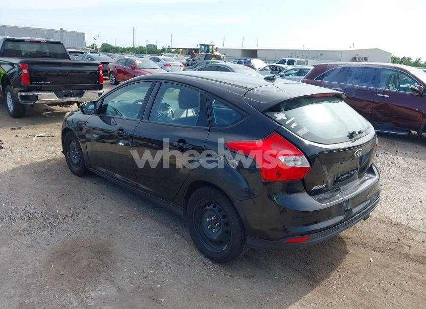Photo 3 of 2012 Ford Focus SE (VIN 1FAHP3K25CL167218)