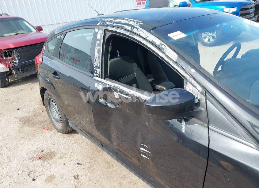 Photo 6 of 2012 Ford Focus SE (VIN 1FAHP3K25CL167218)