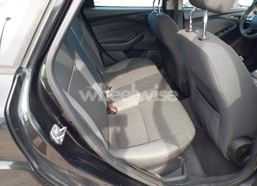 Photo 8 of 2012 Ford Focus SE (VIN 1FAHP3K25CL167218)