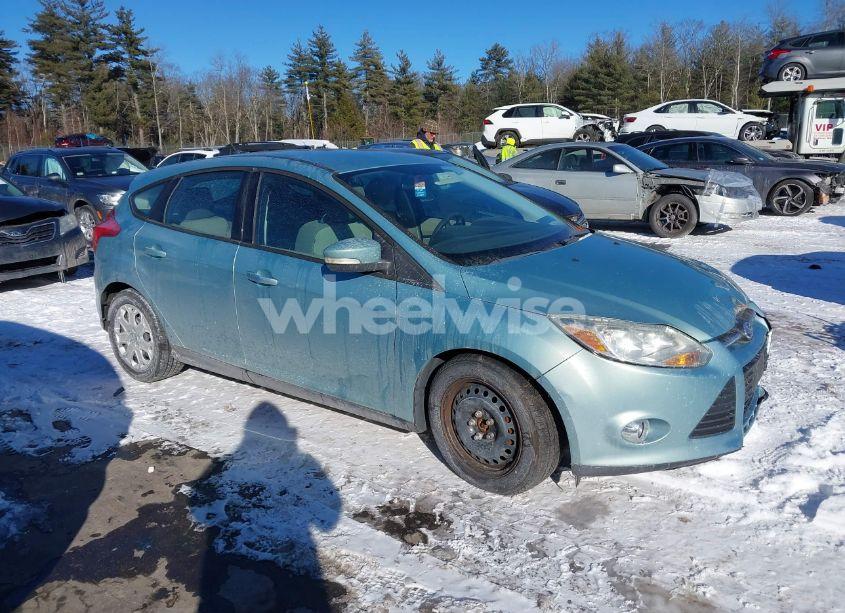2012 Ford Focus SE (VIN 1FAHP3K25CL182270) main photo