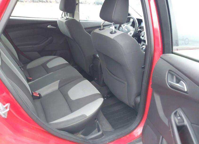 Photo 8 of 2012 Ford Focus SE (VIN 1FAHP3K25CL192992)