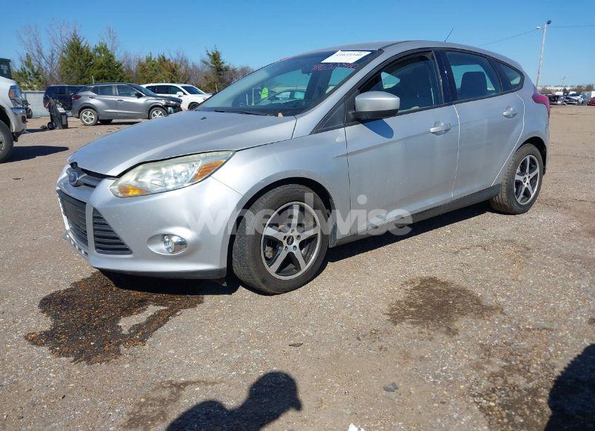 Photo 2 of 2012 Ford Focus SE (VIN 1FAHP3K25CL193768)